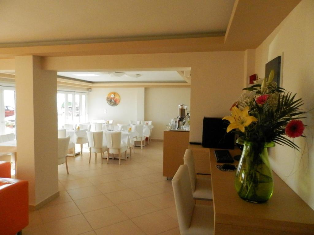 Sunrise Hotel Sarti Buitenkant foto